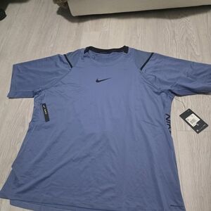 Nike Men's Short Sleeve Shirt - Slim Fit - 2XL